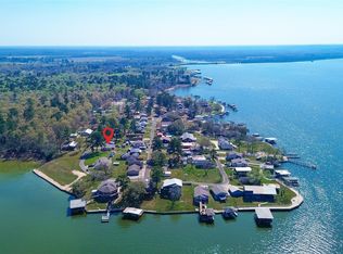 323 Lake Livingston Dr, Livingston, TX 77351