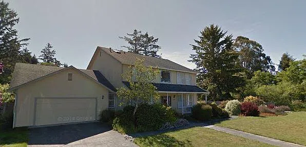 4 bed, 2.5 bath, 3000 sqft, $3,600 — Photo 1