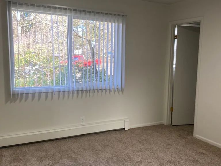 1900 SW Roxbury Ave — Photo 7
