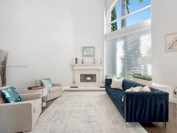 4th image of 375 SW 16th St