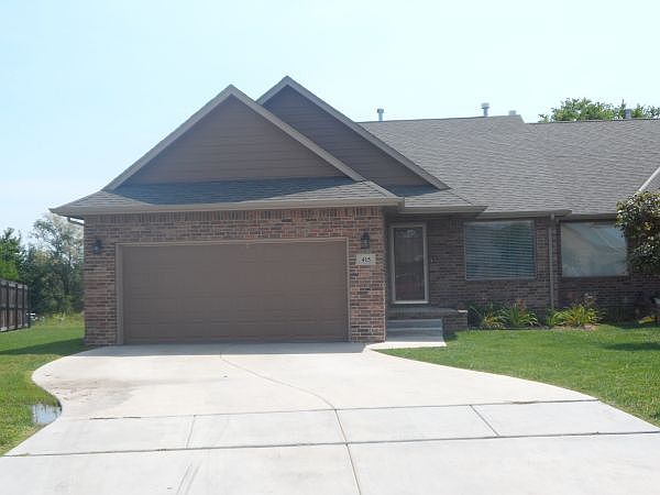 1st image of 415 E Aaron Dr