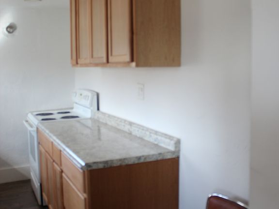 5th image of 455 E 22nd St