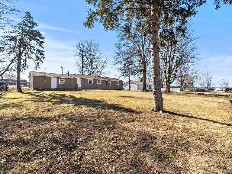 1514 W Dupont Rd — Photo 33