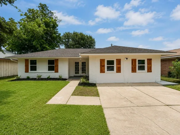1110 Dunstan Rd, Pasadena, TX 77502