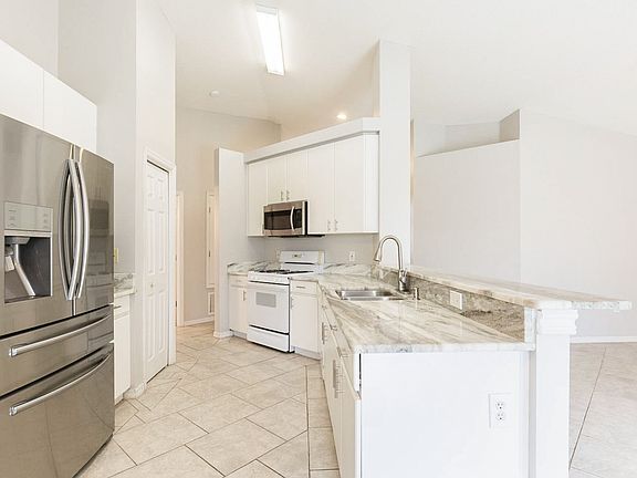3rd image of 4612 Tailfeather Ct