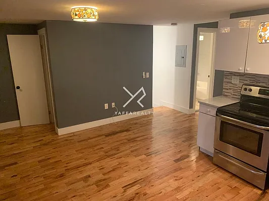 Rented by Yaffa Realty LLC | media 2