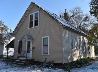614 N Harth Ave, Madison, SD 57042