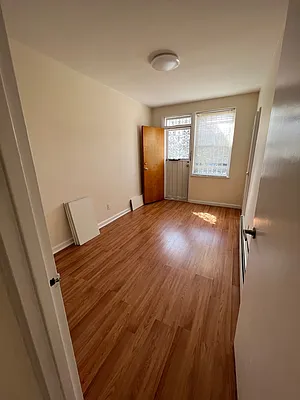 Rented by Ritz Realty NY Corp. | media 28