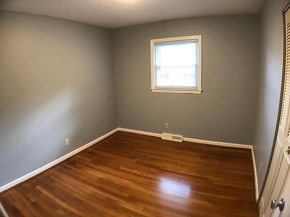 4th image of 3512 Lansdowne Dr #A
