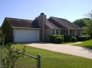 1212 Candlwyck Dr, Warner Robins, GA