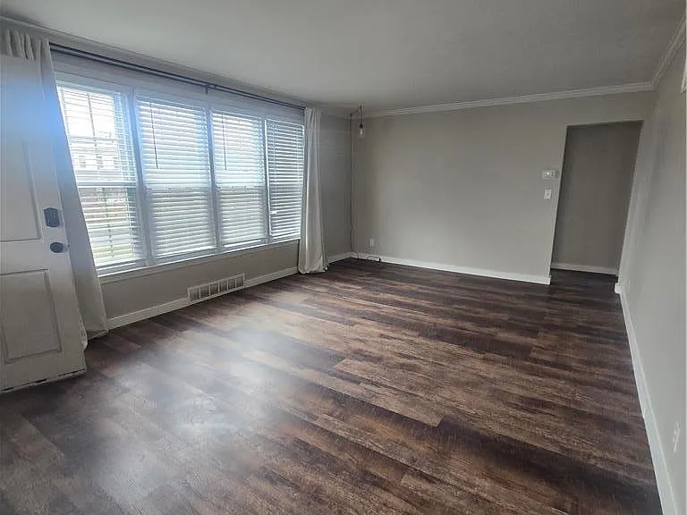 3129 Moravian Ave — Photo 3