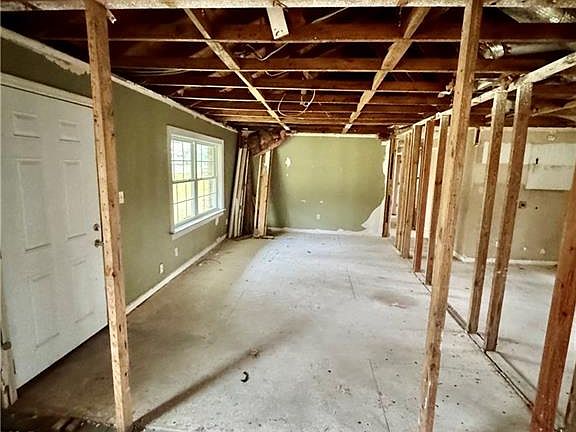 5th image of 9330 Cain St