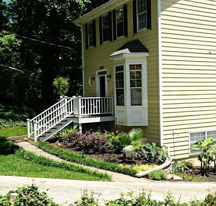 1st image of 1092 Lake Dr