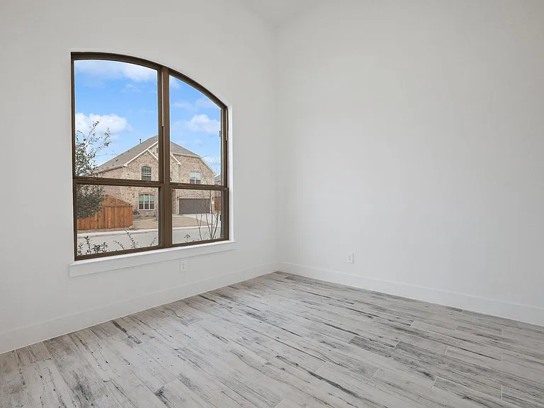 8218 Vitex Ave — Photo 5