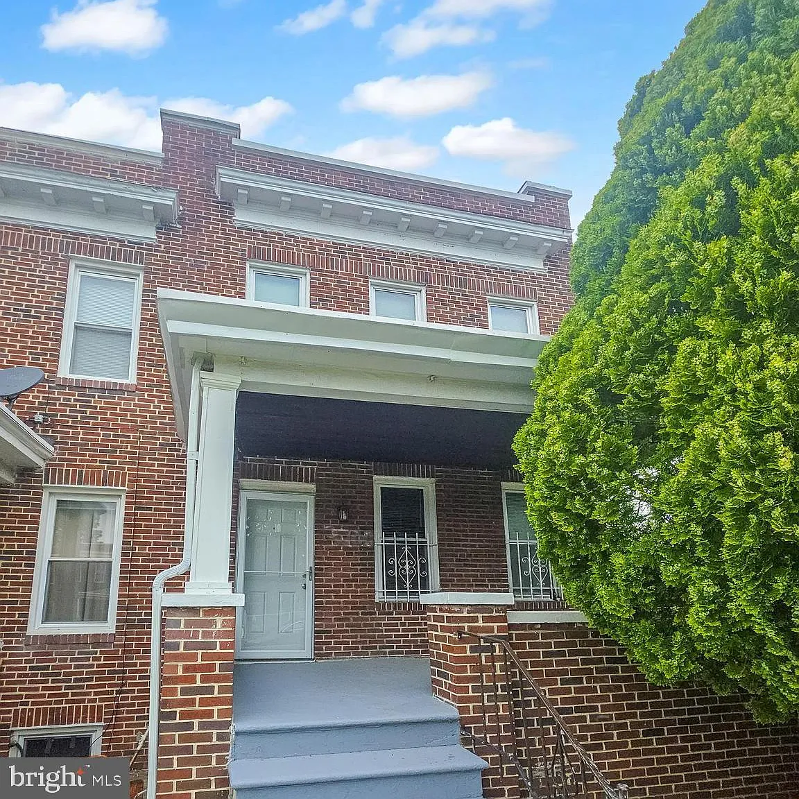 4 bed, 1.5 bath, 4446 sqft, $2,075 — Photo 1