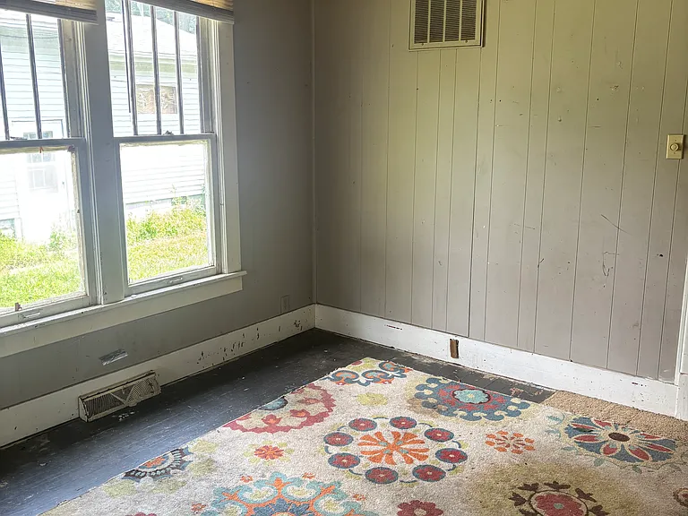435 S Cedar St — Photo 9