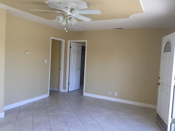 2nd image of 802 1/2 E North St
