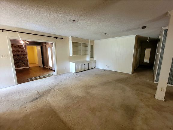 5th image of 303 N Merrill St