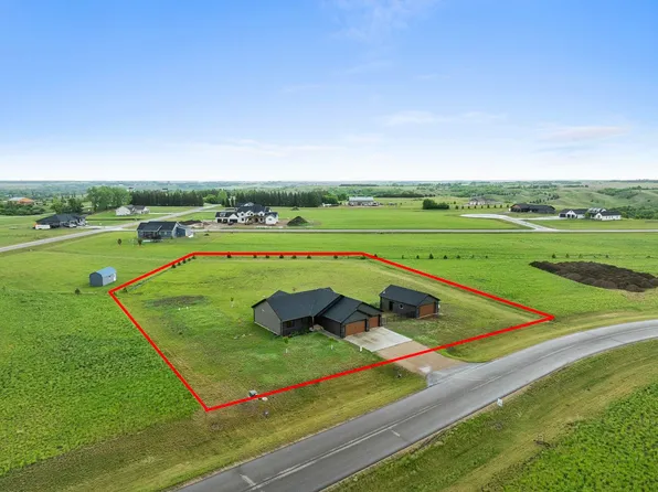 4401 24th St SE, Minot, ND 58701