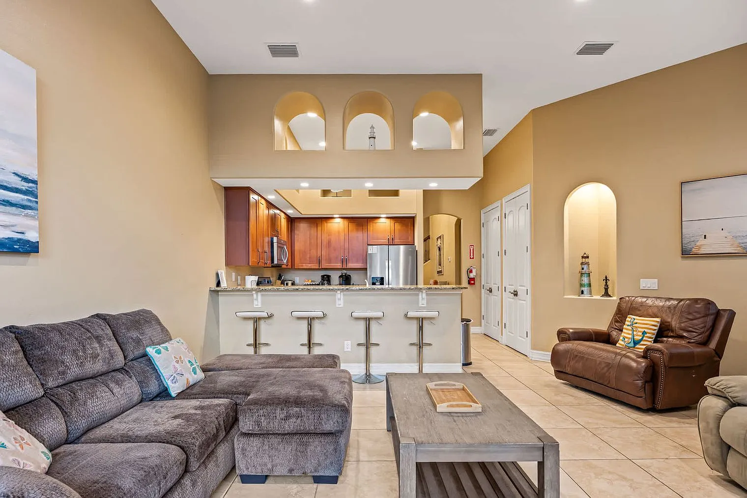5 bed, 4.0 bath, 3541 sqft, $11,016 — Photo 4