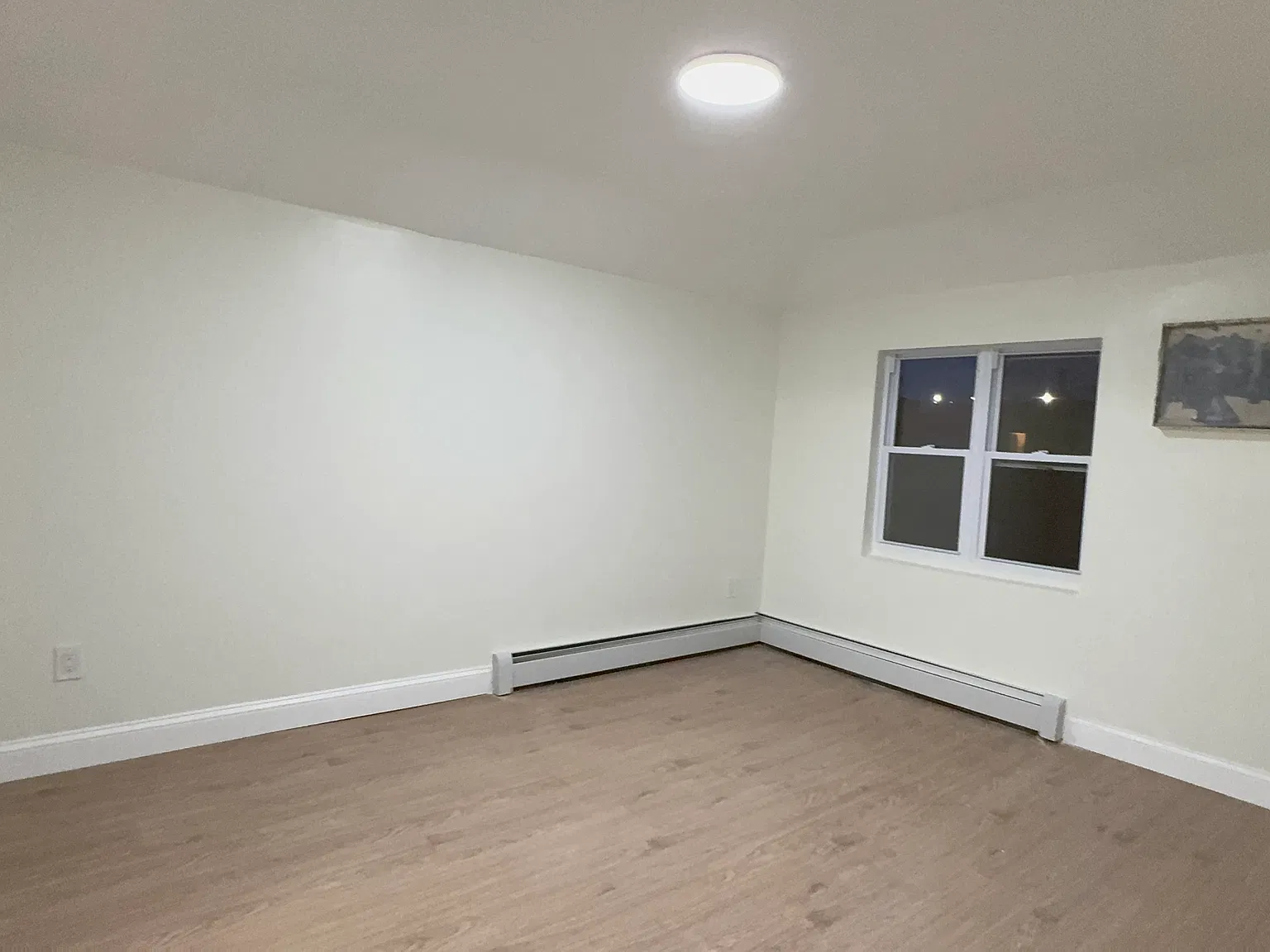 3 bed, 1000 sqft, $3,200 — Photo 3
