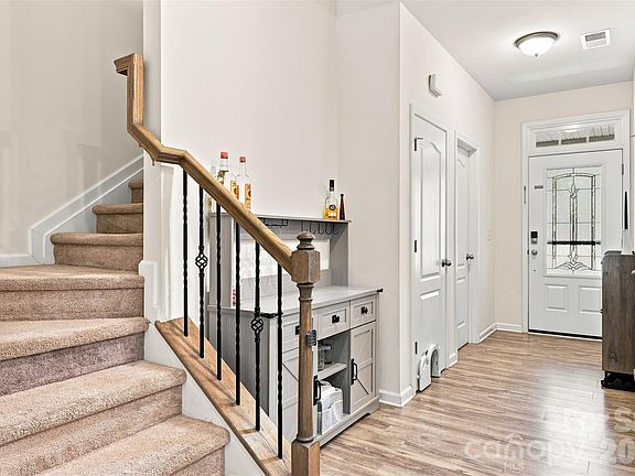 5th image of 347 Kennebel Pl