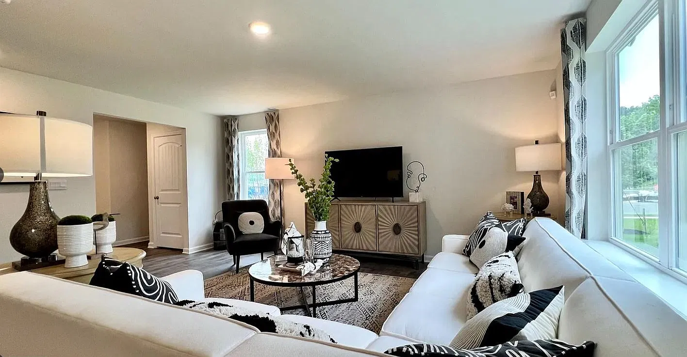 4 bed, 2.5 bath, 1953 sqft, $3,095 — Photo 4