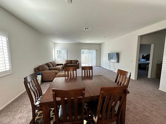 3rd image of 2866 E Edmonton St