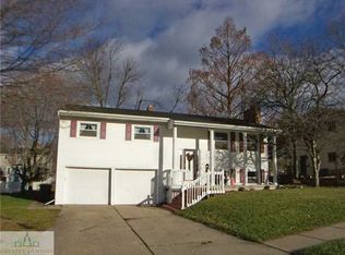 5004 Plum Hollow Dr, Lansing, MI 48917