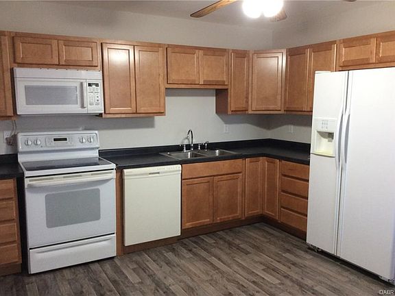 5th image of 903 Williams St