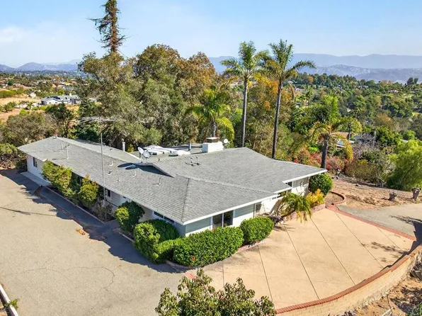5037 San Jacinto Cir E, Fallbrook, CA 92028