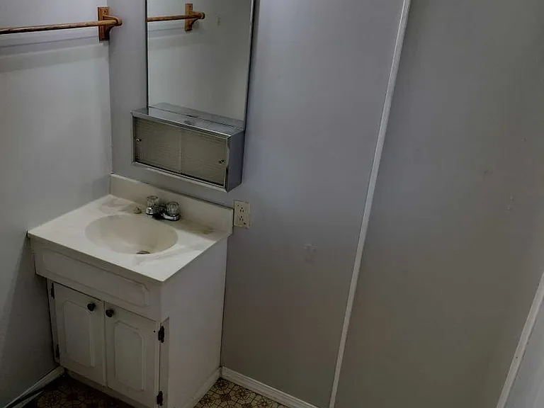 2074.5 Willeys Lake Rd — Photo 13