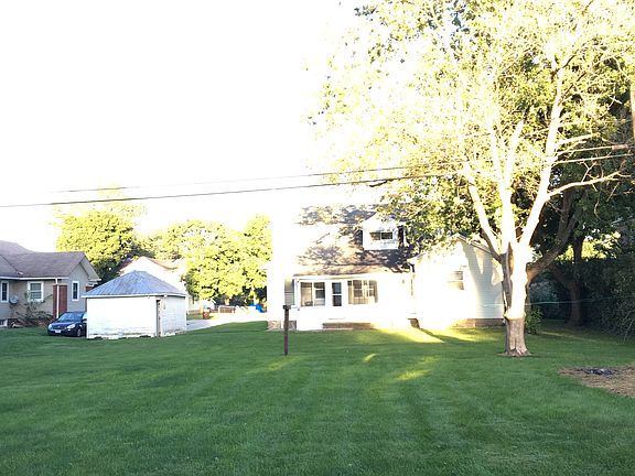 3rd image of 320 Jefferson St