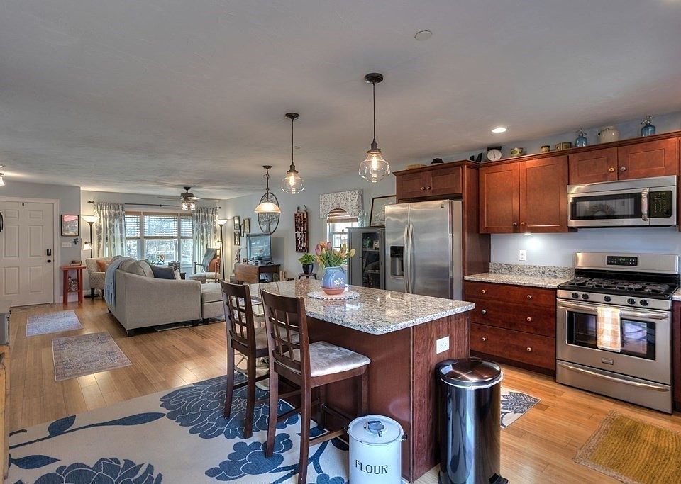 1st image of 22 Great Cedar Dr #22