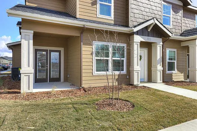 Cedar Crossing Luxury Townhomes — Photo 45