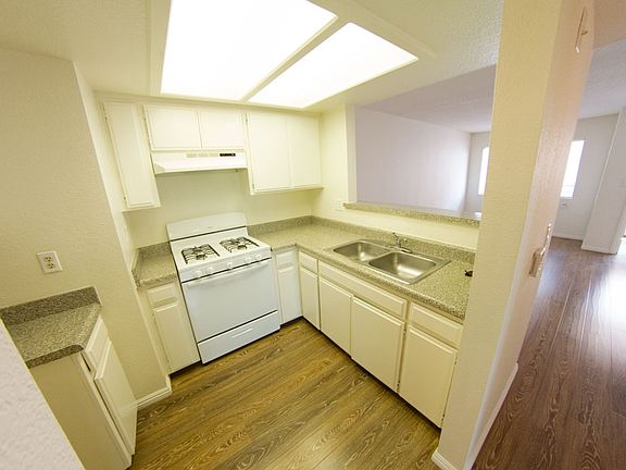 3rd image of 158 N Normandie Ave APT 101