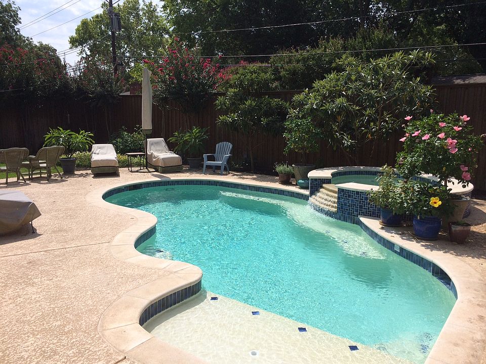 2nd image of 3514 Warick Dr