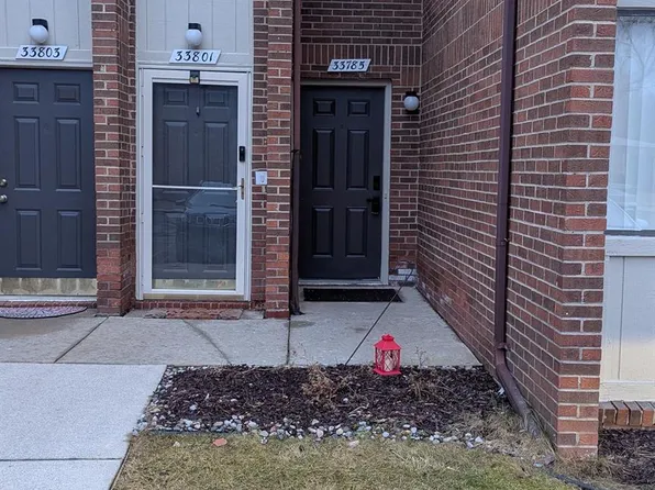 33785 Pondview Cir, Livonia, MI 48152
