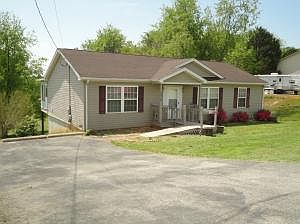 3rd image of 176 Parkview Dr