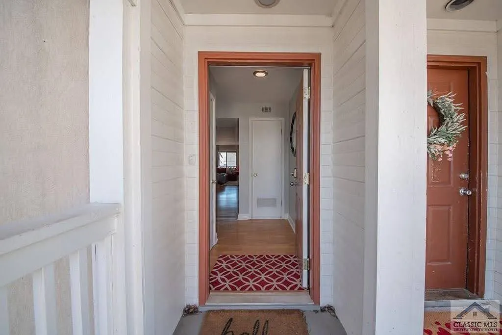 2 bed, 2.5 bath, 1250 sqft, $1,400 — Photo 2
