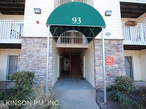 2nd image of 93 Fern Oak Cir APT 302