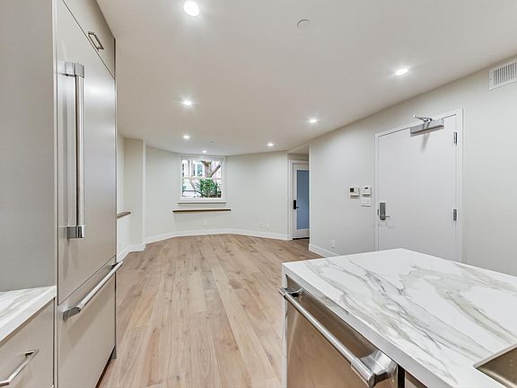 3rd image of 2857 Folsom St #A