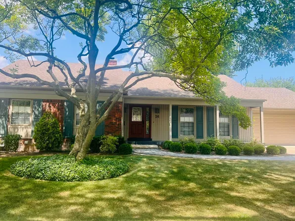 24 S Edgewood Dr, Grosse Pointe Shores, MI 48236