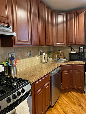 Rented by City Connections Realty | media 18