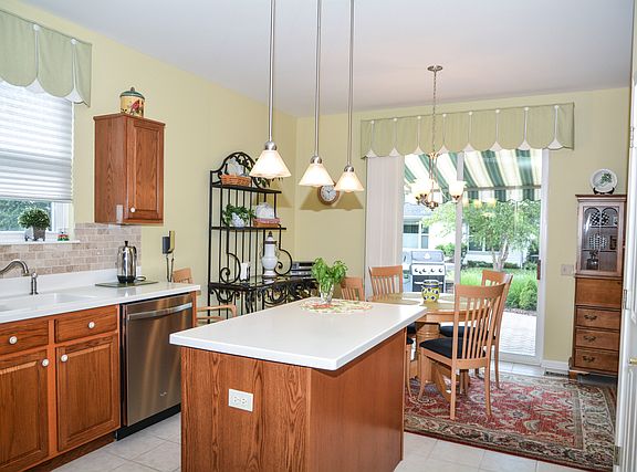 3rd image of 12899 Milbrook Dr