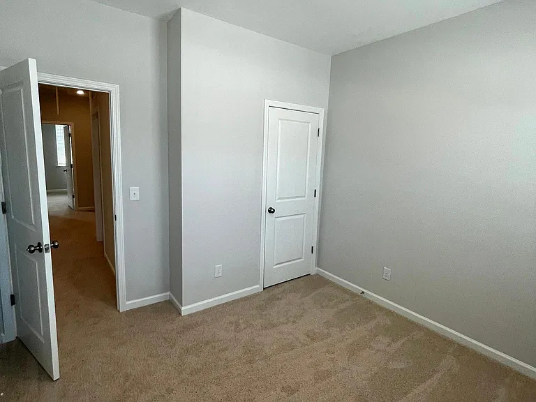 1036 Commack Dr — Photo 45