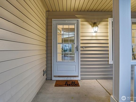 5th image of 1109 SE 182nd Avenue