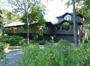 1045 Morrison Ln, Northbrook, IL 60062