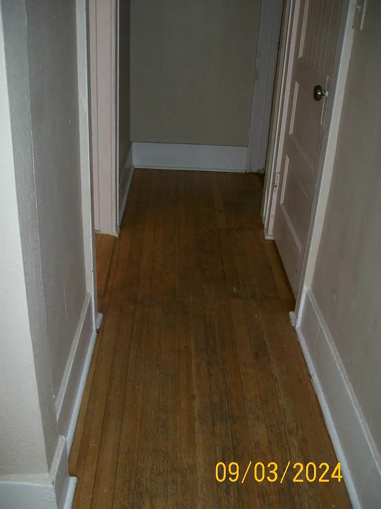 3 bed, $1,985 — Photo 3