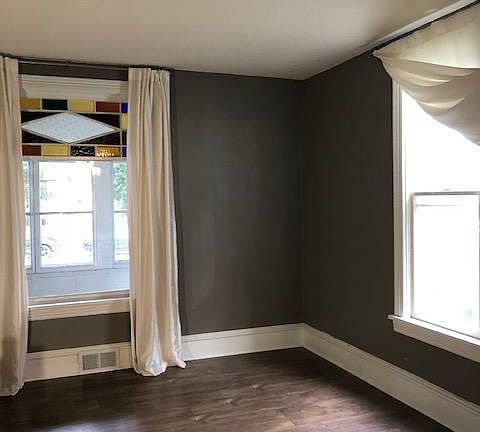3rd image of 2108 27th Ave S APT 1